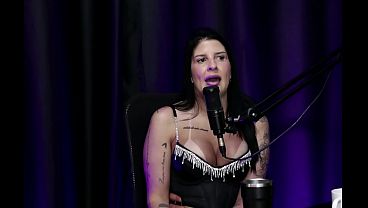 O FETICHE QUE O CLIENTE EM AMSTERD&Atilde_ TEVE E ELA FOI FAZER - LET&Iacute_CIA BRAGA (MOAI TV)